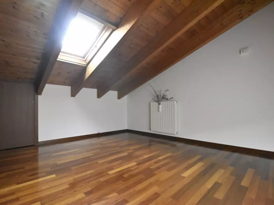 Immagine 32 di Appartamento in vendita  in Via Virgilio n. 22 a Bussolengo