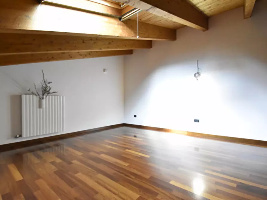 Immagine 33 di Appartamento in vendita  in Via Virgilio n. 22 a Bussolengo