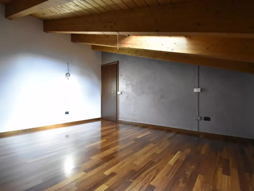 Immagine 34 di Appartamento in vendita  in Via Virgilio n. 22 a Bussolengo