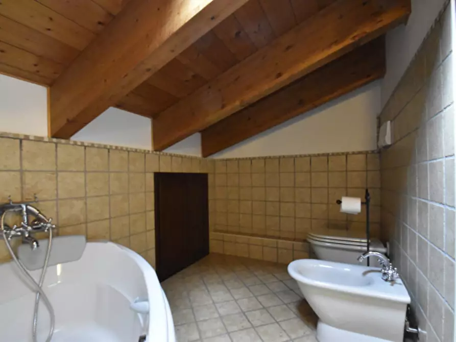 Immagine 36 di Appartamento in vendita  in Via Virgilio n. 22 a Bussolengo