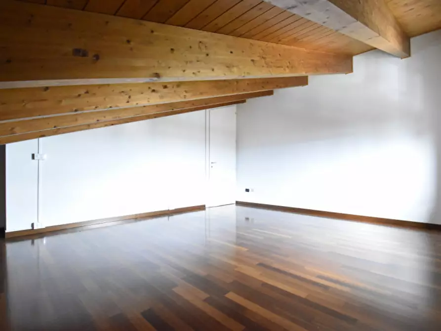 Immagine 39 di Appartamento in vendita  in Via Virgilio n. 22 a Bussolengo