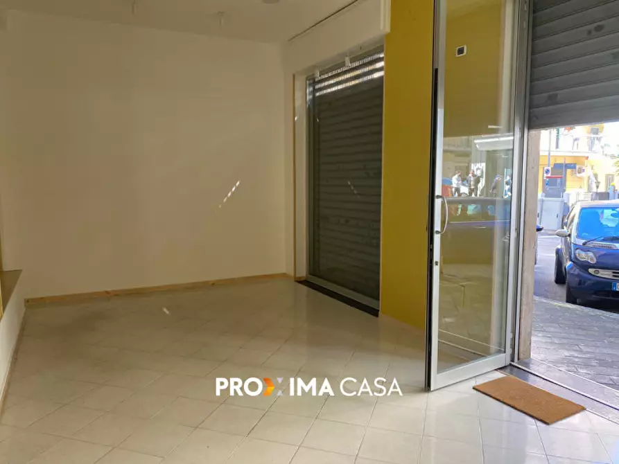 Immagine 3 di Negozio in affitto  in Via Della Muratella 20 a Salerno