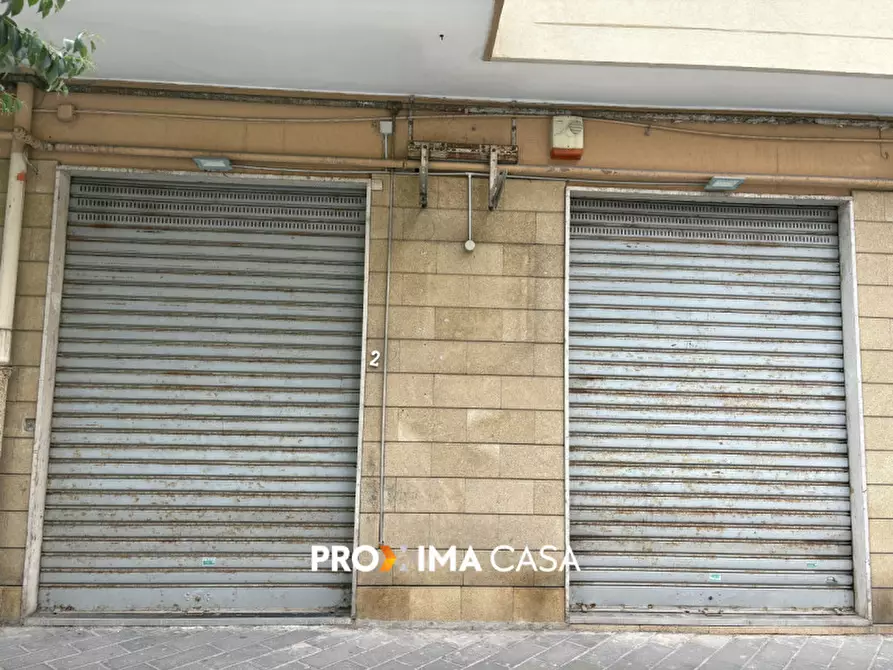 Immagine 4 di Negozio in affitto  in Via Della Muratella 20 a Salerno