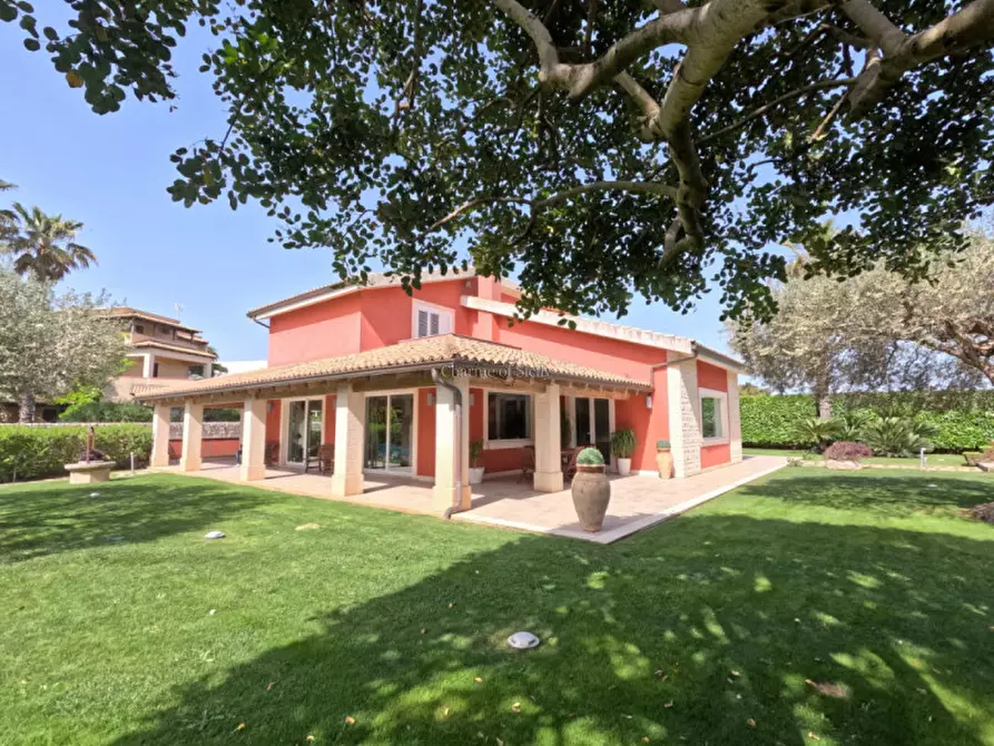 Immagine 1 di Villa in vendita  in Via Paolo Stoppa a Ragusa