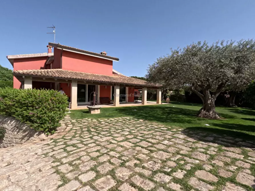 Immagine 2 di Villa in vendita  in Via Paolo Stoppa a Ragusa
