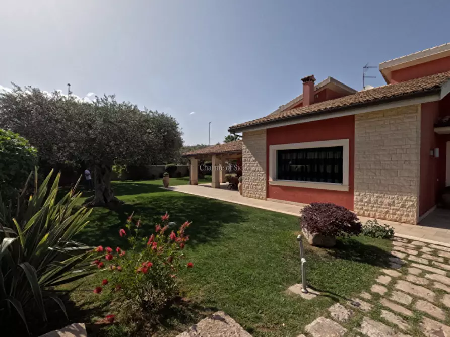 Immagine 7 di Villa in vendita  in Via Paolo Stoppa a Ragusa