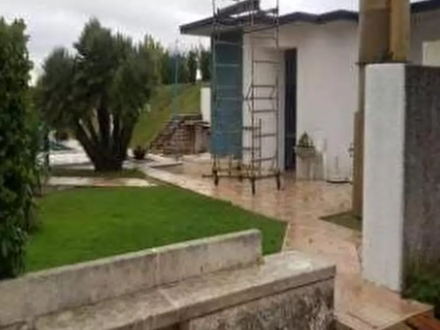 Immagine 42 di Villa in vendita  in VIA PERAROLO a San Bonifacio