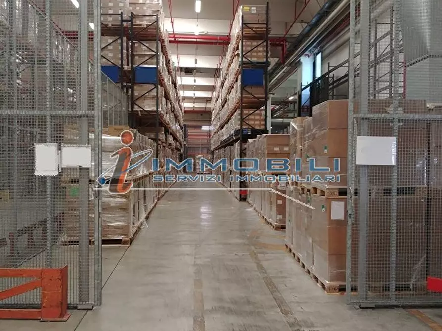 Immagine 6 di Laboratorio in affitto  in VIA GRANDI A. a Settala