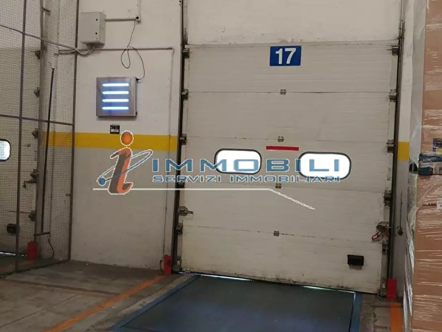 Immagine 7 di Laboratorio in affitto  in VIA GRANDI A. a Settala