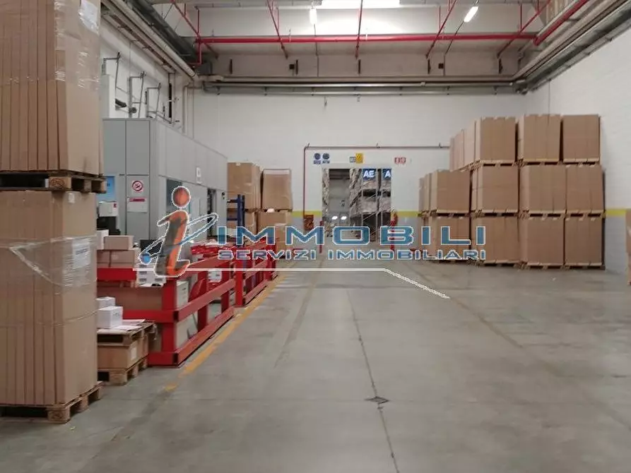 Immagine 1 di Laboratorio in affitto  in VIA GRANDI A. a Settala