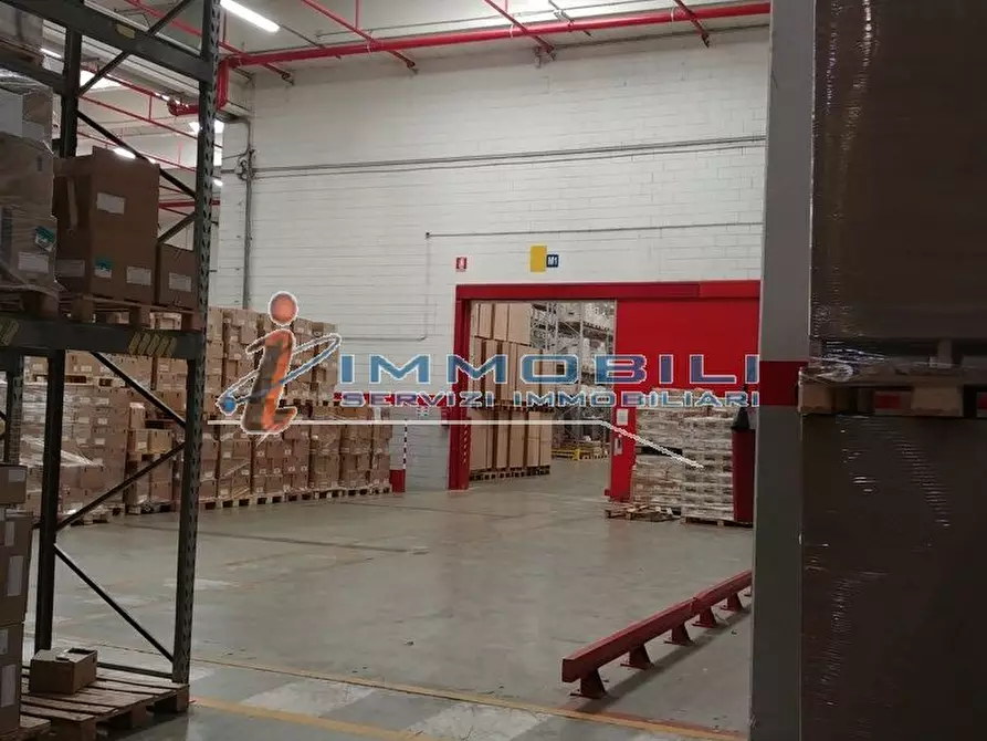 Immagine 3 di Magazzino in affitto  in VIA GRANDI A. a Settala