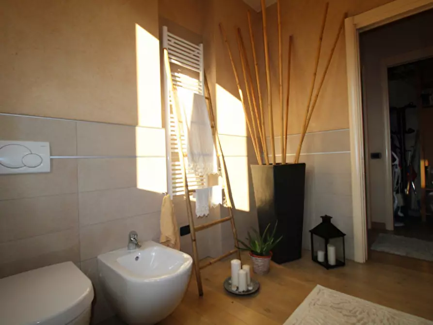 Immagine 23 di Villa in vendita  in Viale Regina Margherita 23 a Macherio