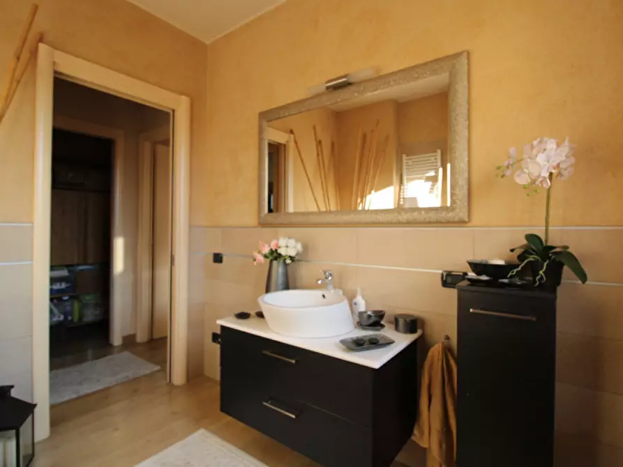 Immagine 24 di Villa in vendita  in Viale Regina Margherita 23 a Macherio