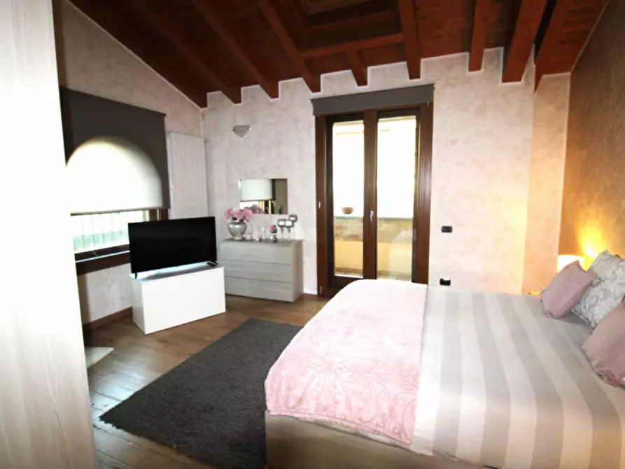 Immagine 26 di Villa in vendita  in Viale Regina Margherita 23 a Macherio