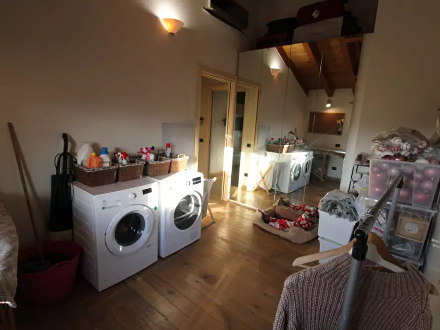 Immagine 36 di Villa in vendita  in Viale Regina Margherita 23 a Macherio