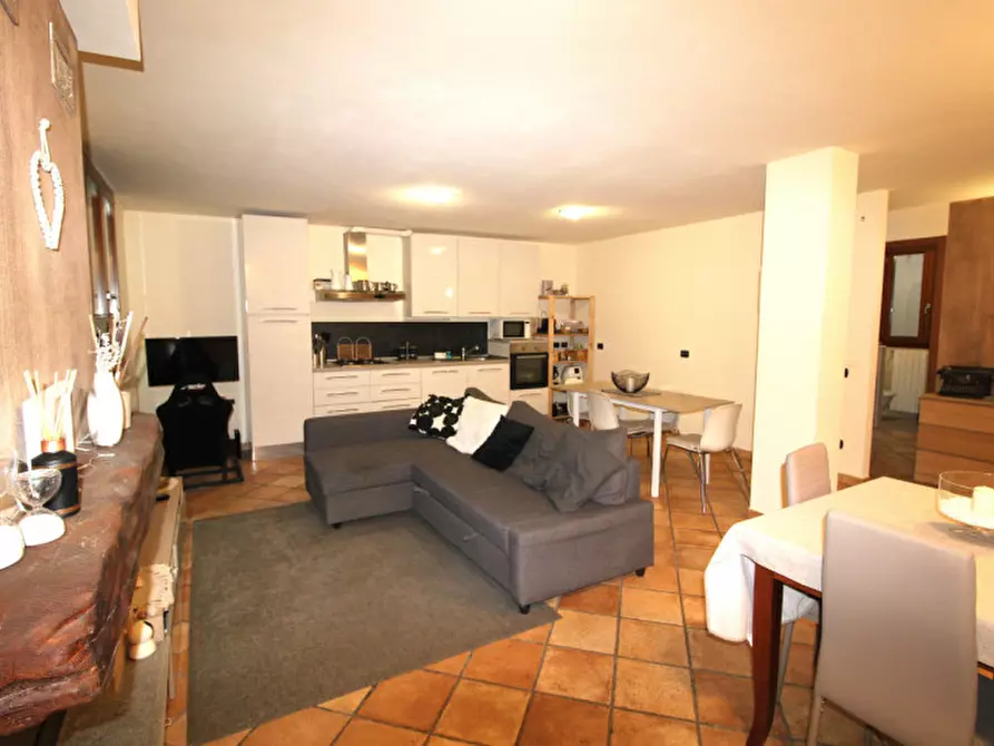 Immagine 38 di Villa in vendita  in Viale Regina Margherita 23 a Macherio