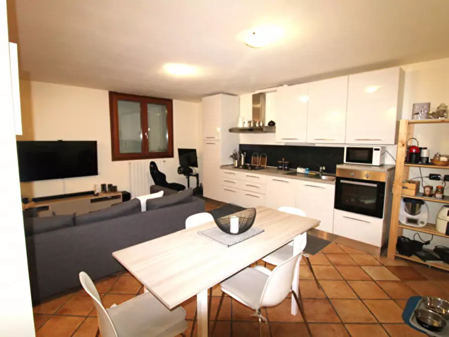 Immagine 39 di Villa in vendita  in Viale Regina Margherita 23 a Macherio