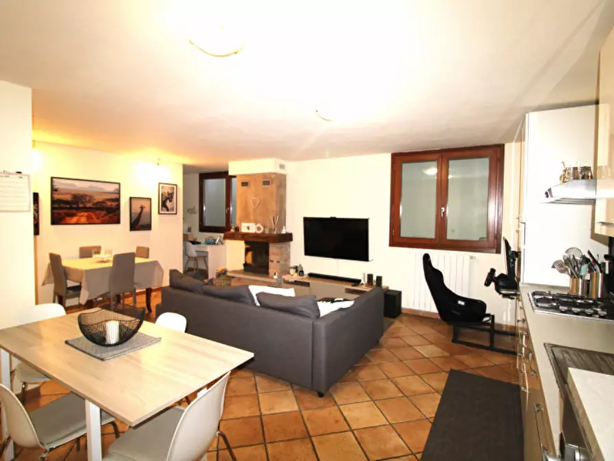 Immagine 40 di Villa in vendita  in Viale Regina Margherita 23 a Macherio