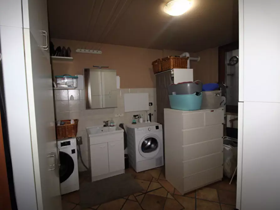 Immagine 43 di Villa in vendita  in Viale Regina Margherita 23 a Macherio