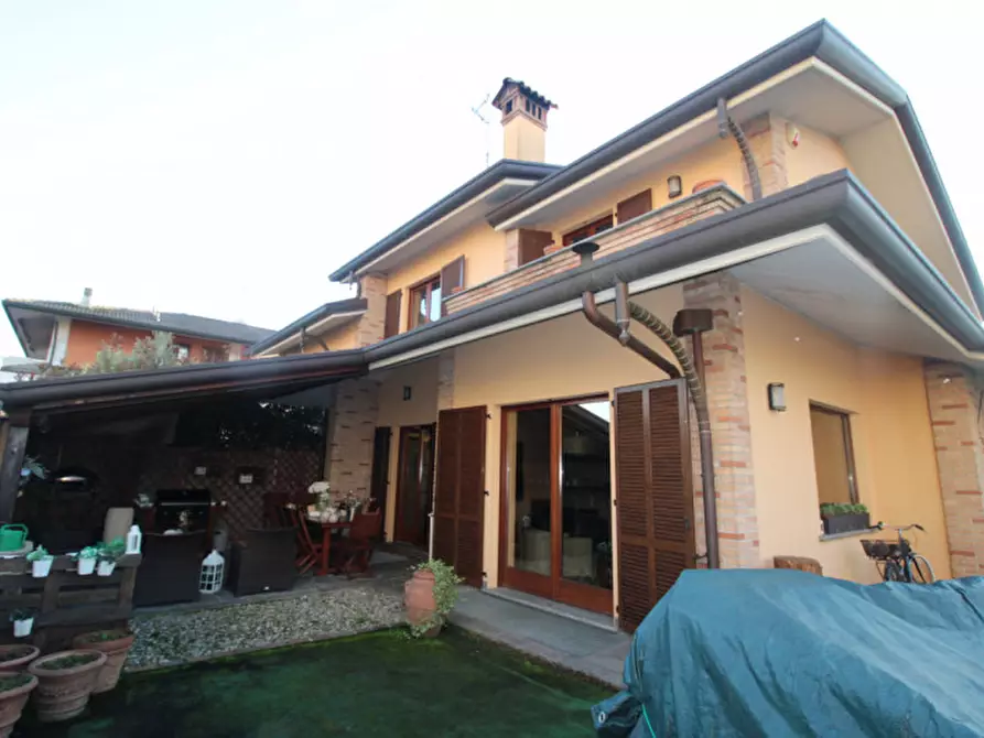 Immagine 49 di Villa in vendita  in Viale Regina Margherita 23 a Macherio