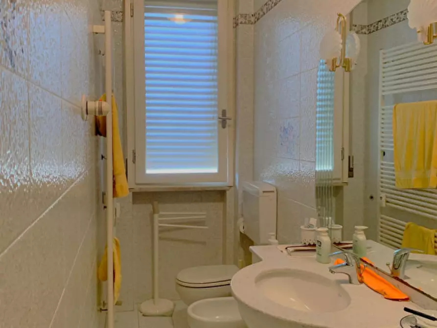 Immagine 16 di Appartamento in vendita  in Viale dell'Appennino a Forli'