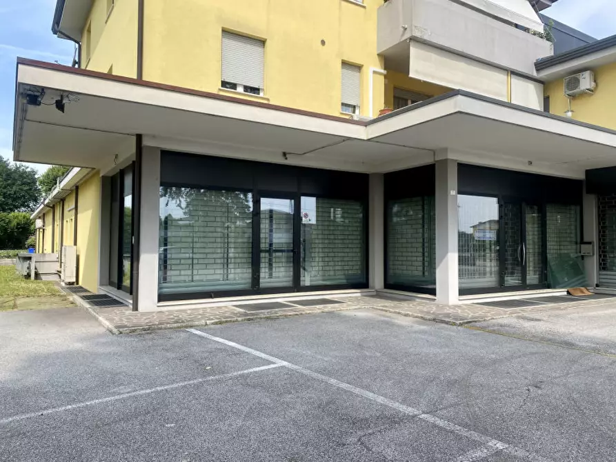 Immagine 2 di Ufficio in vendita  in Via John Fitzgerald Kennedy a Riese Pio x