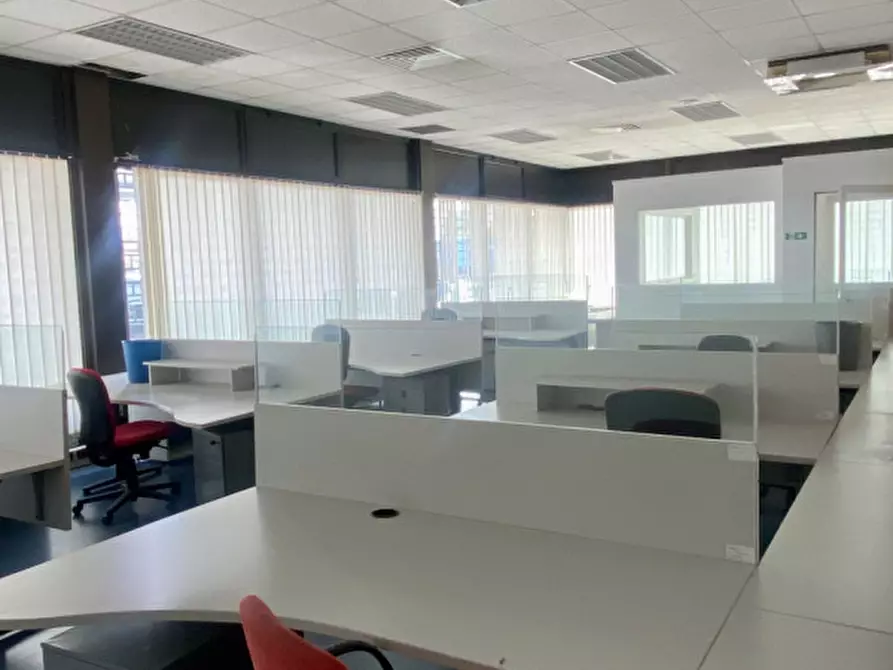 Immagine 3 di Ufficio in vendita  in Via John Fitzgerald Kennedy a Riese Pio x