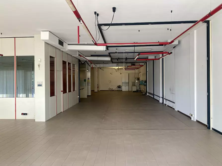 Immagine 10 di Ufficio in vendita  in Via John Fitzgerald Kennedy a Riese Pio x