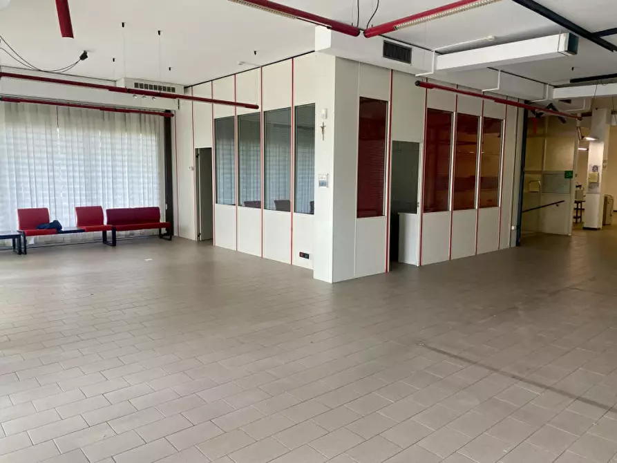 Immagine 12 di Ufficio in vendita  in Via John Fitzgerald Kennedy a Riese Pio x