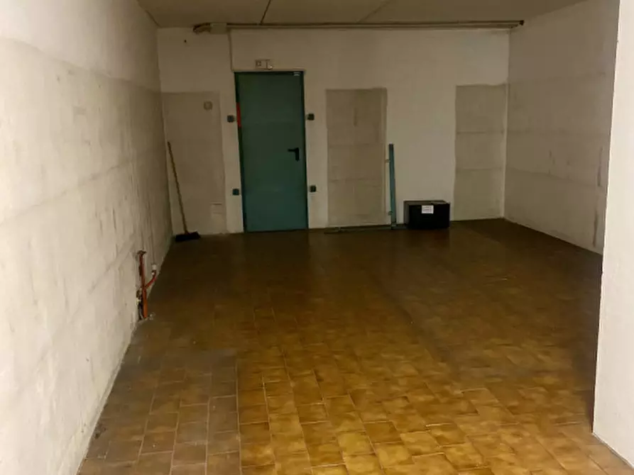 Immagine 15 di Ufficio in vendita  in Via John Fitzgerald Kennedy a Riese Pio x