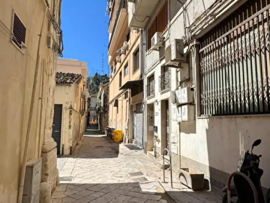 Immagine 26 di Appartamento in vendita  in Via Santa a Modica