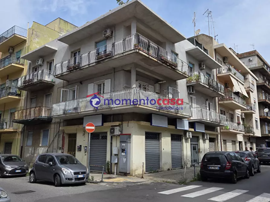 Immagine 10 di Negozio in vendita  in Via Ipponio a Reggio Di Calabria