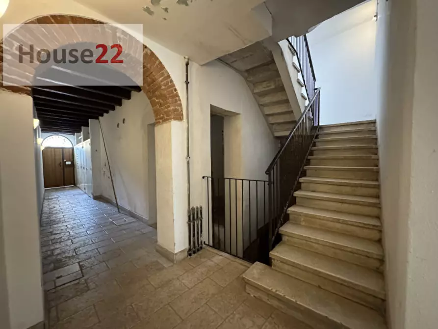 Immagine 11 di Palazzo in vendita  in Contra' Porta Padova, 92 a Vicenza