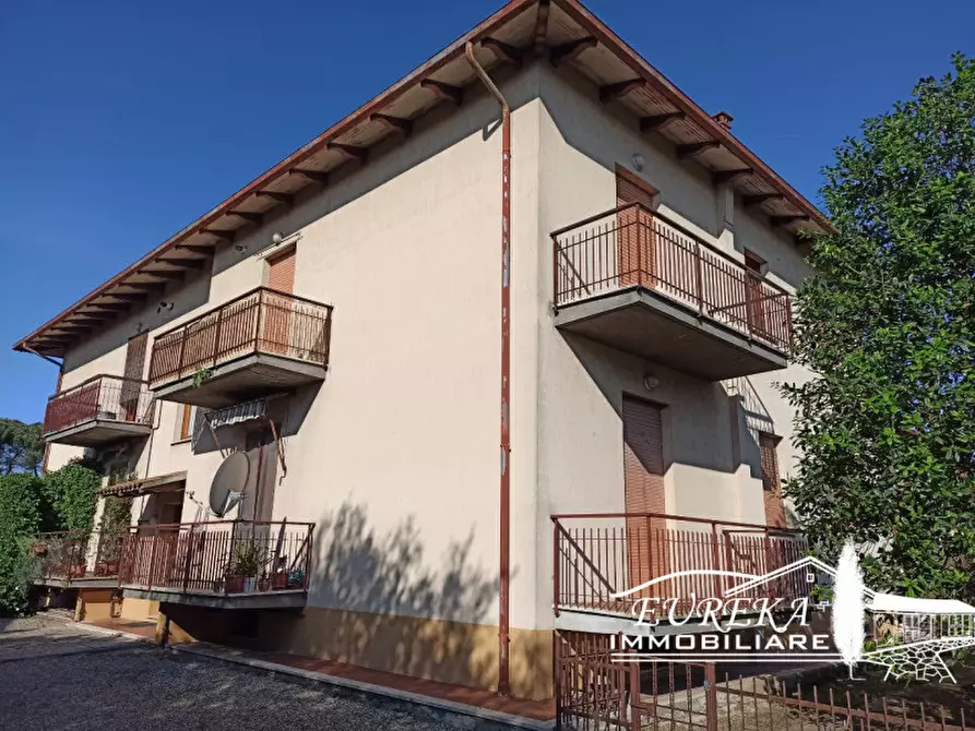 Immagine 3 di Appartamento in vendita  in via roma 152 a Castiglione Del Lago