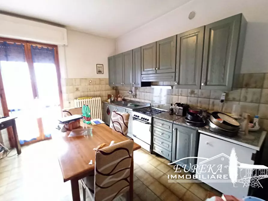 Immagine 9 di Appartamento in vendita  in via roma 152 a Castiglione Del Lago