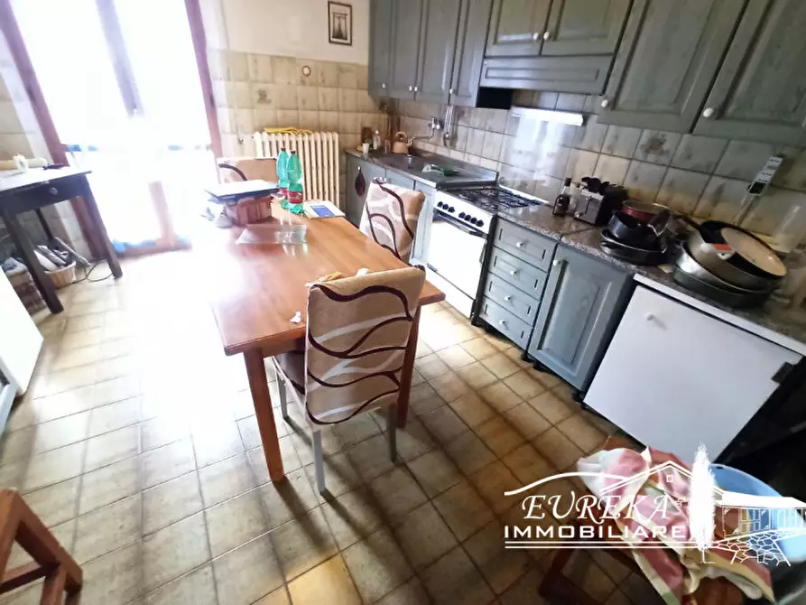 Immagine 10 di Appartamento in vendita  in via roma 152 a Castiglione Del Lago