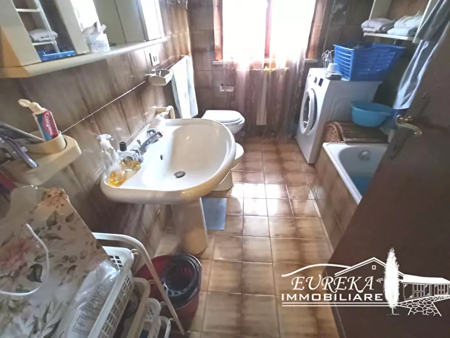 Immagine 15 di Appartamento in vendita  in via roma 152 a Castiglione Del Lago