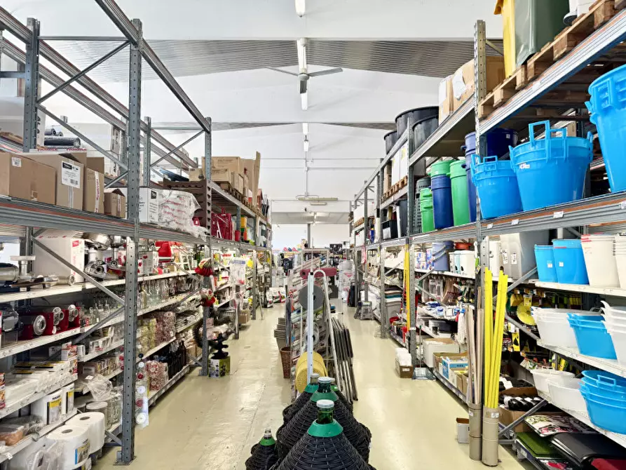 Immagine 6 di Capannone industriale in vendita  in via Zoccolanti 40 a San Secondo Parmense