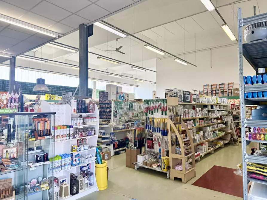 Immagine 9 di Capannone industriale in vendita  in via Zoccolanti 40 a San Secondo Parmense