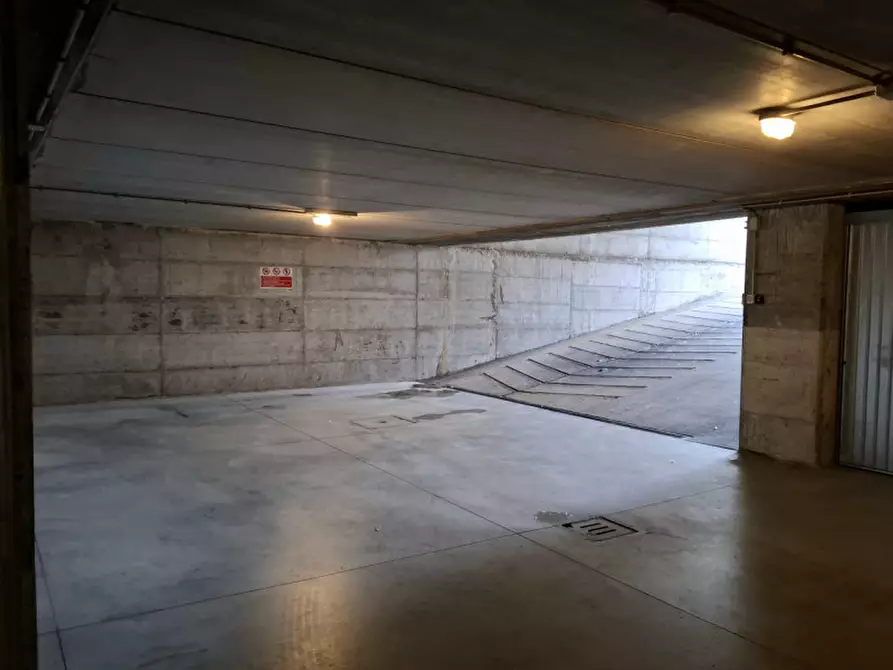 Immagine 3 di Garage in vendita  in Via Mantovana a Verona