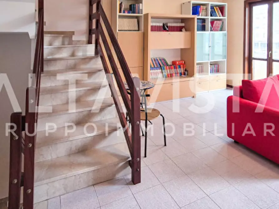 Immagine 3 di Villa in vendita  in Via Papa Ercoliano a Desenzano Del Garda