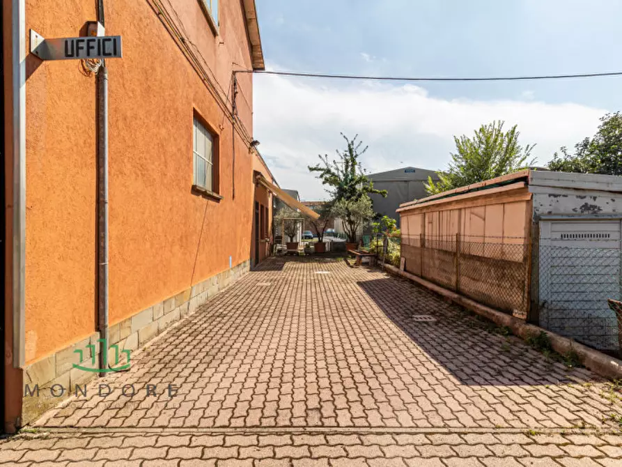 Immagine 3 di Palazzo in vendita  in Via Chiesa a Castel Maggiore