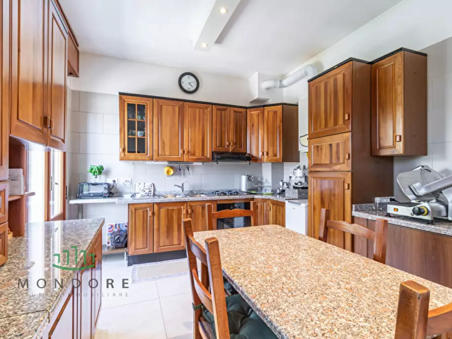 Immagine 22 di Palazzo in vendita  in Via Chiesa a Castel Maggiore