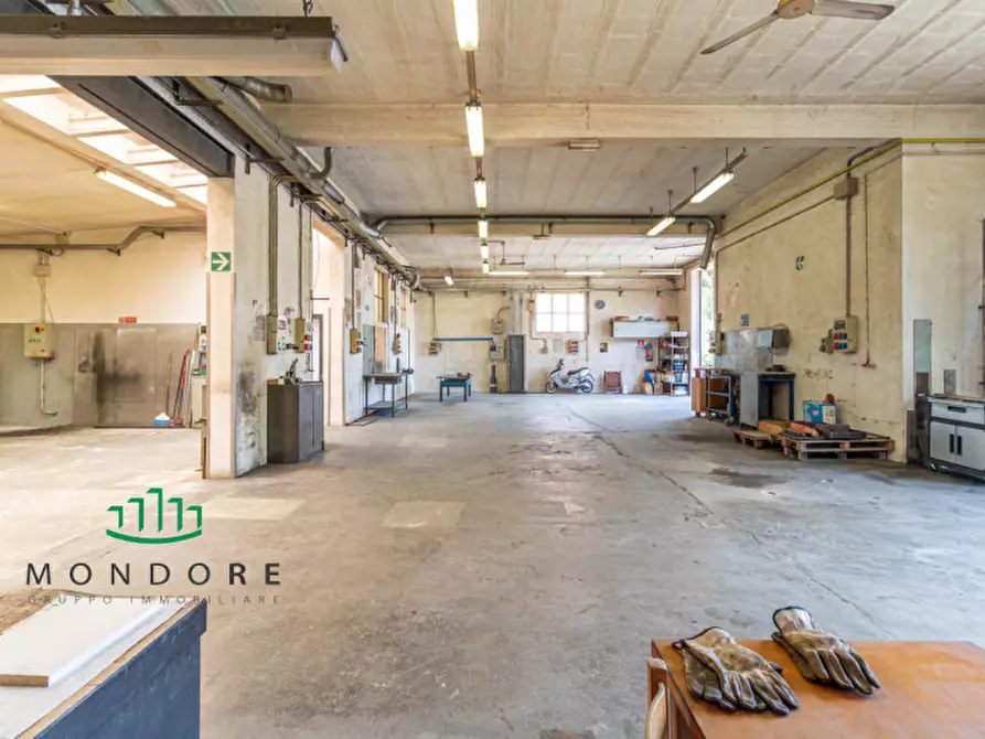 Immagine 40 di Palazzo in vendita  in Via Chiesa a Castel Maggiore