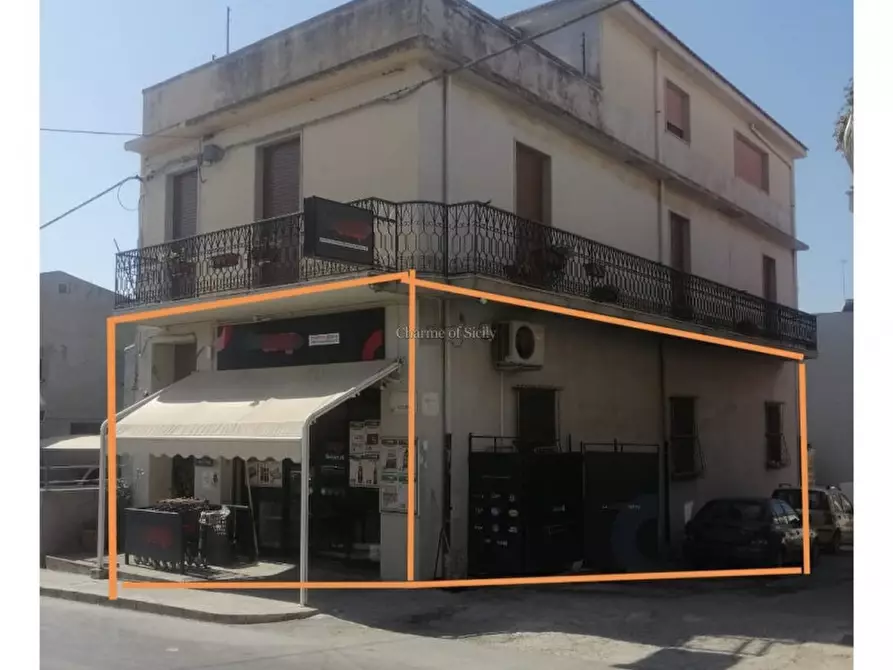 Immagine 1 di Negozio in vendita  a Rosolini