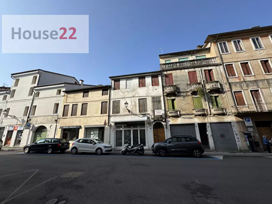 Immagine 1 di Negozio in vendita  in vicenza contrà porta padova 98 a Vicenza