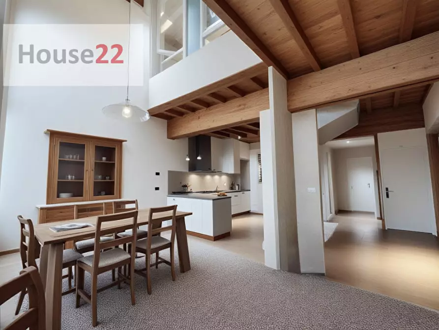 Immagine 1 di Appartamento in vendita  in vicenza contrà porta padova 92 a Vicenza