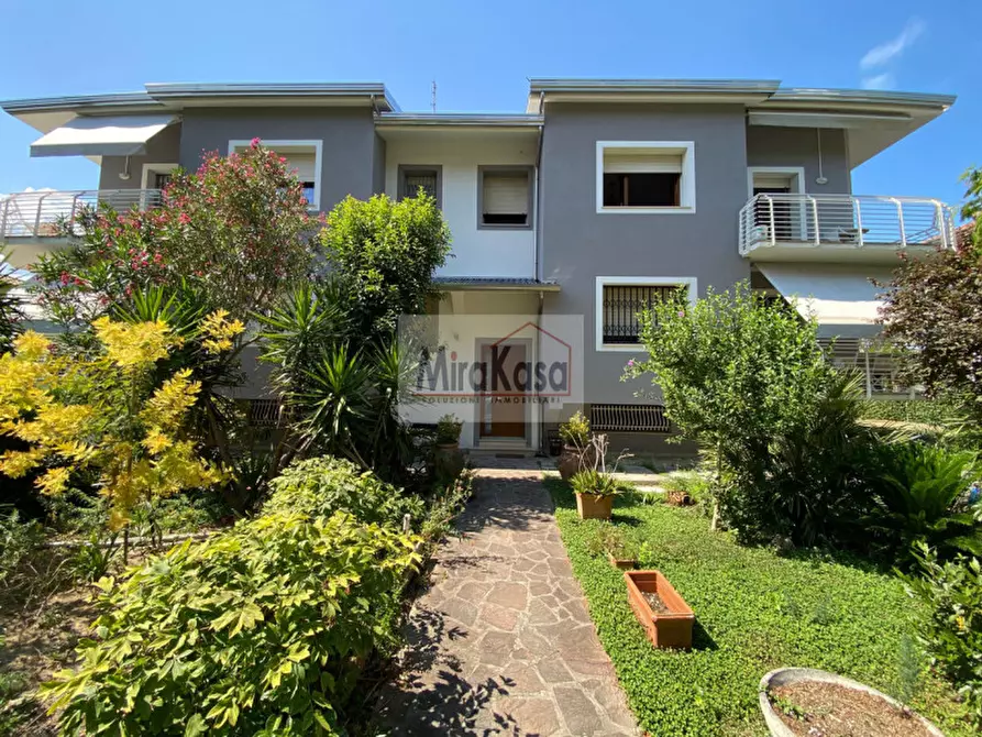 Immagine 1 di Appartamento in vendita  a Cervia