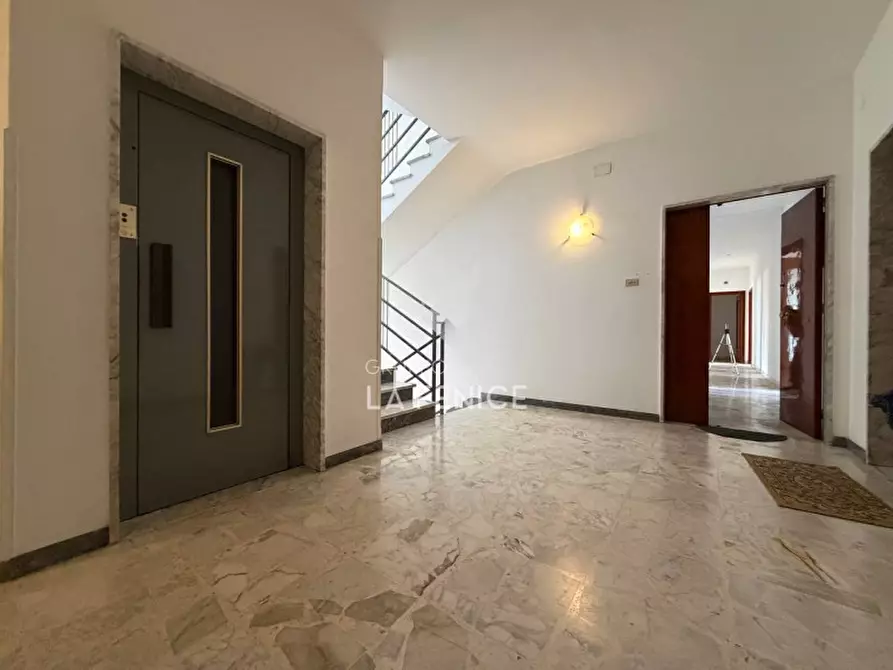 Immagine 8 di Appartamento in vendita  in Via Trento 163 a Martina Franca