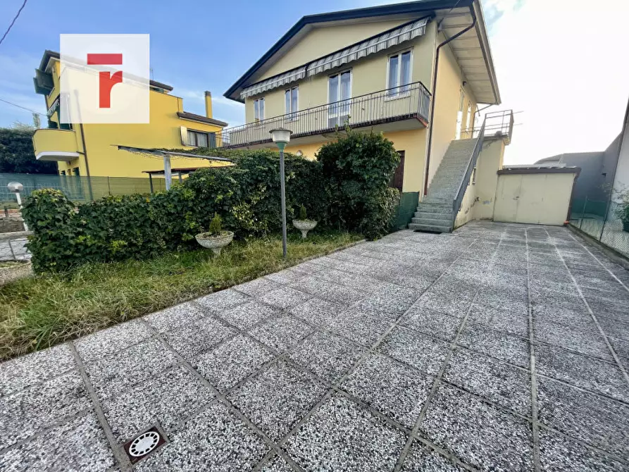 Immagine 16 di Casa bifamiliare in affitto  a Padova